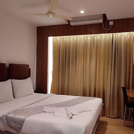 Staymaker Hotel Mohan Palace Baharampur Eksteriør bilde