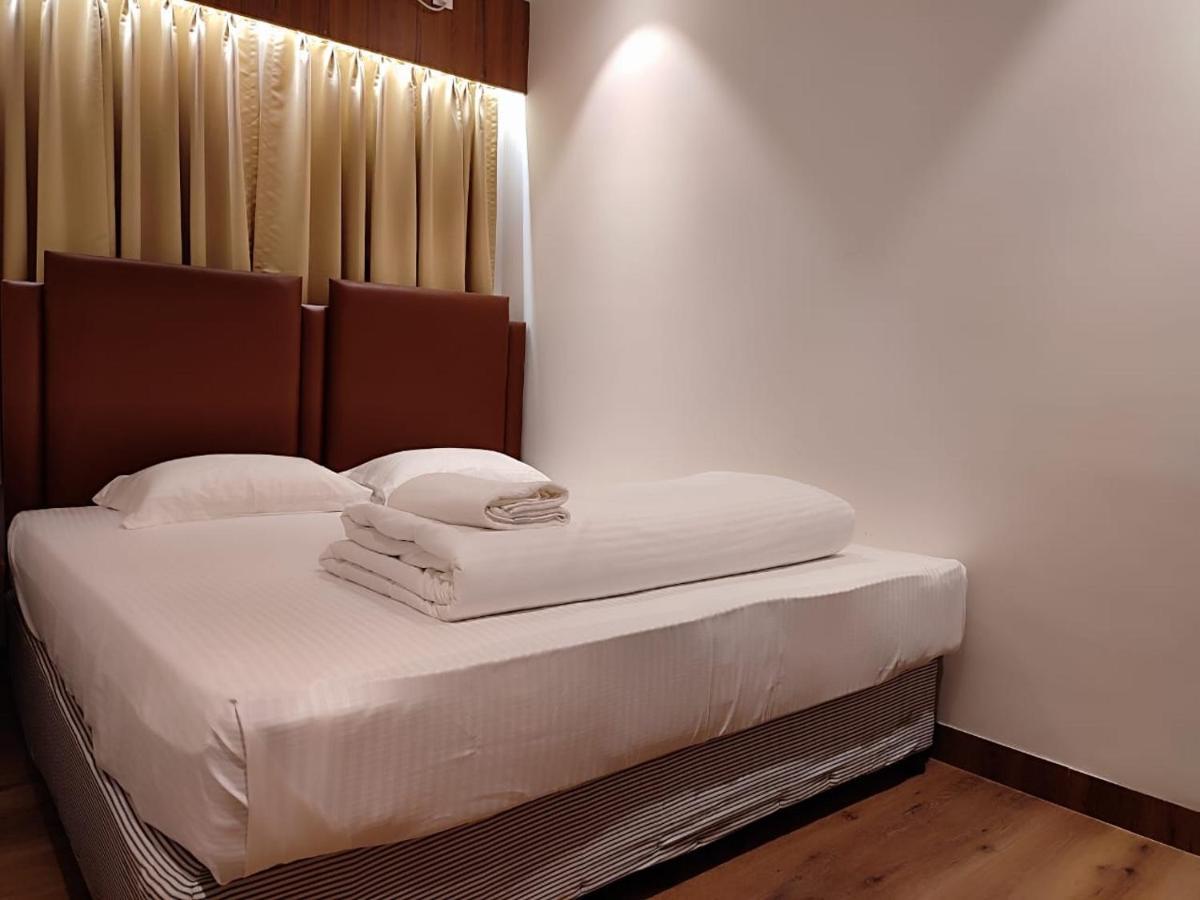Staymaker Hotel Mohan Palace Baharampur Eksteriør bilde