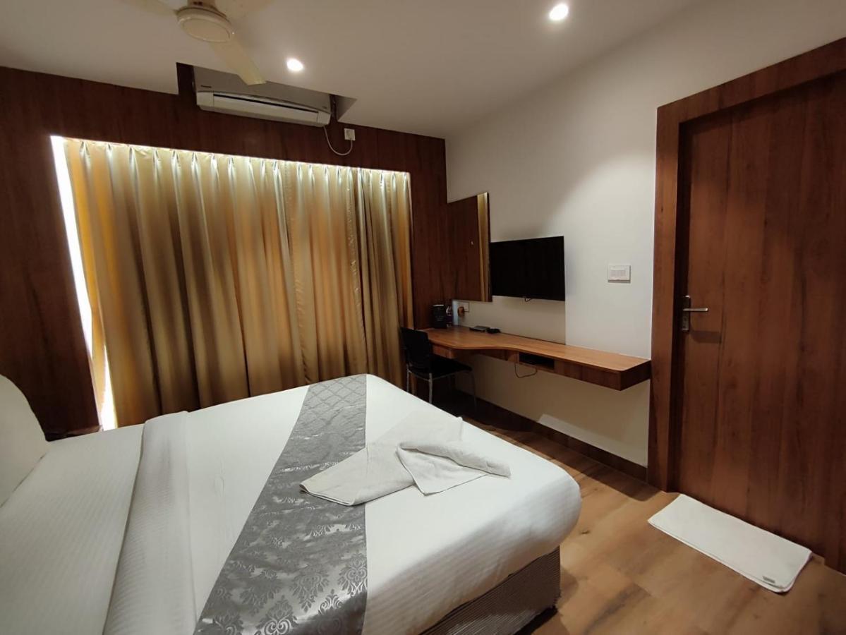 Staymaker Hotel Mohan Palace Baharampur Eksteriør bilde